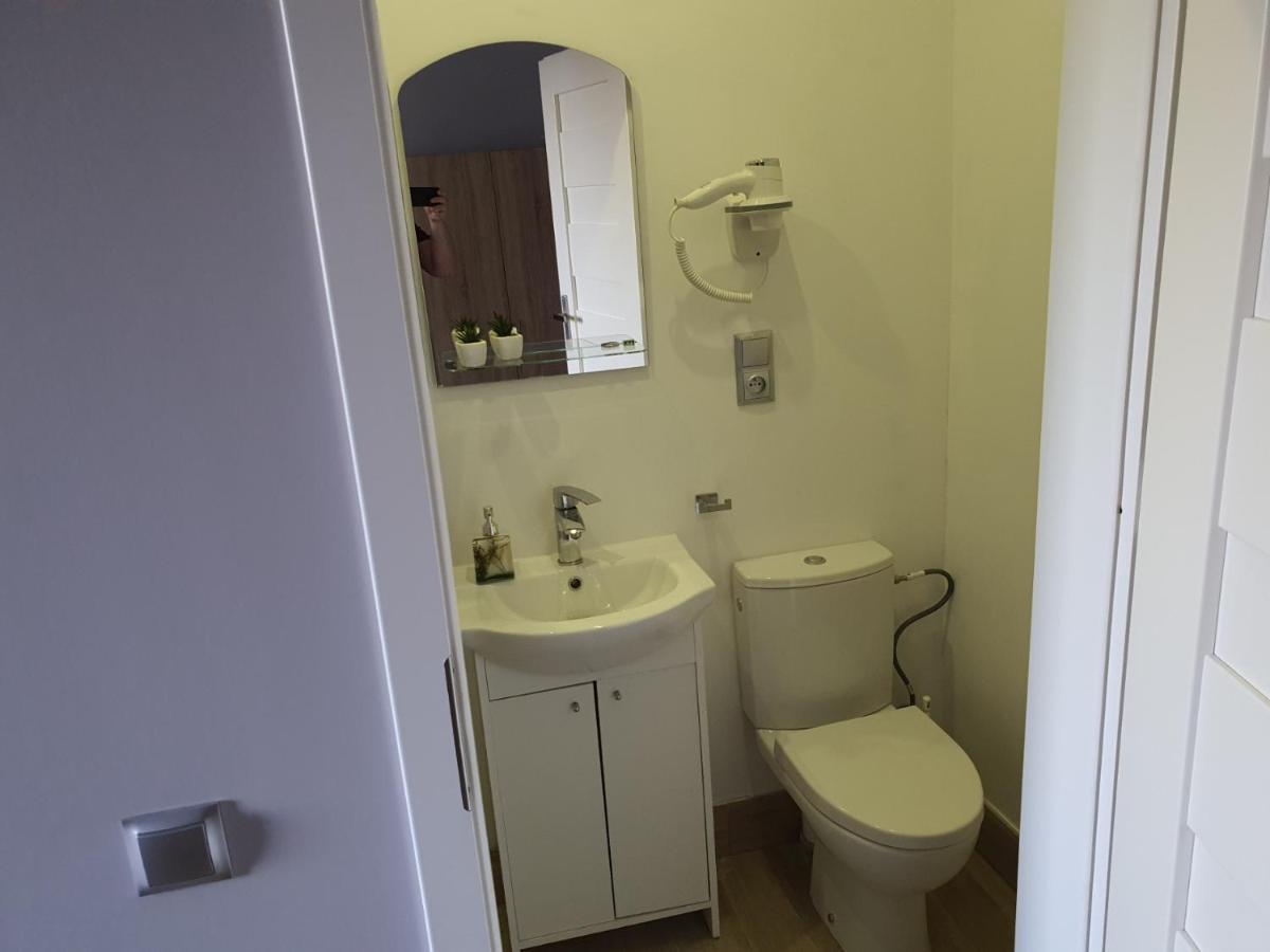 Jasna Hotelik Self Check-In Варшава Экстерьер фото